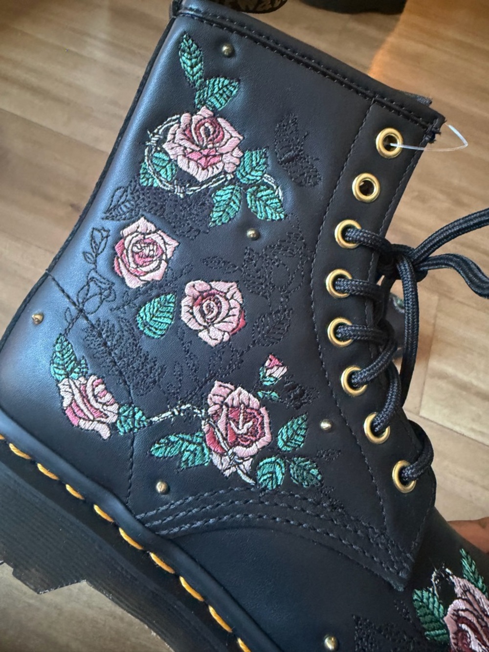 💗 Dr. Martens 1460 Vonda Chain Boots with Pink Rose Embroidery Black Leather 5 - Picture 3 of 9